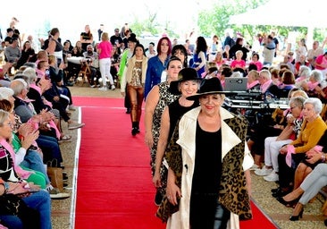 Pasarela protagonizada por vecinas y vecinos, en la Feria de Otoño de Huétor Vega.