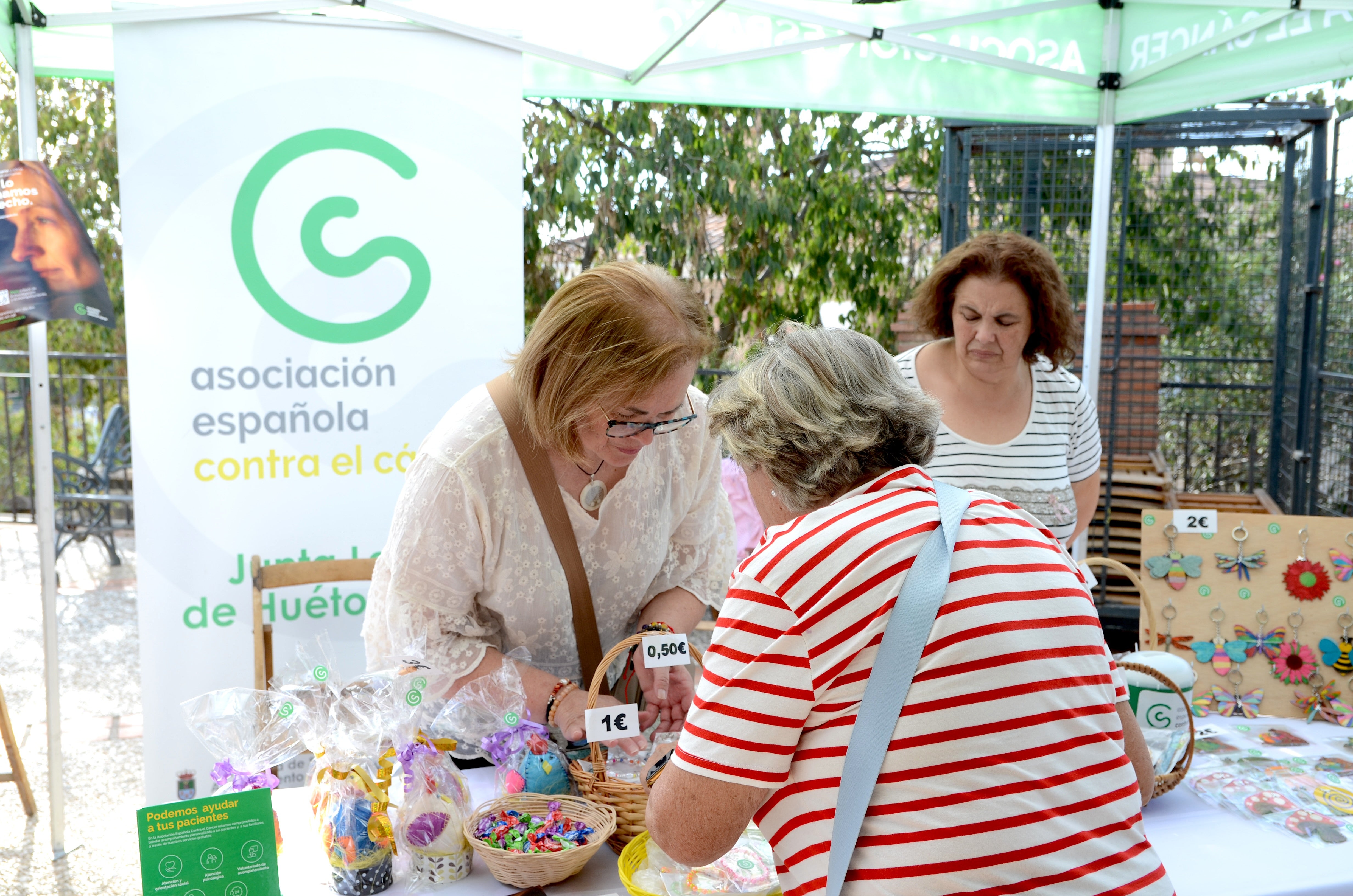 El comercio local desfila en Huétor Vega