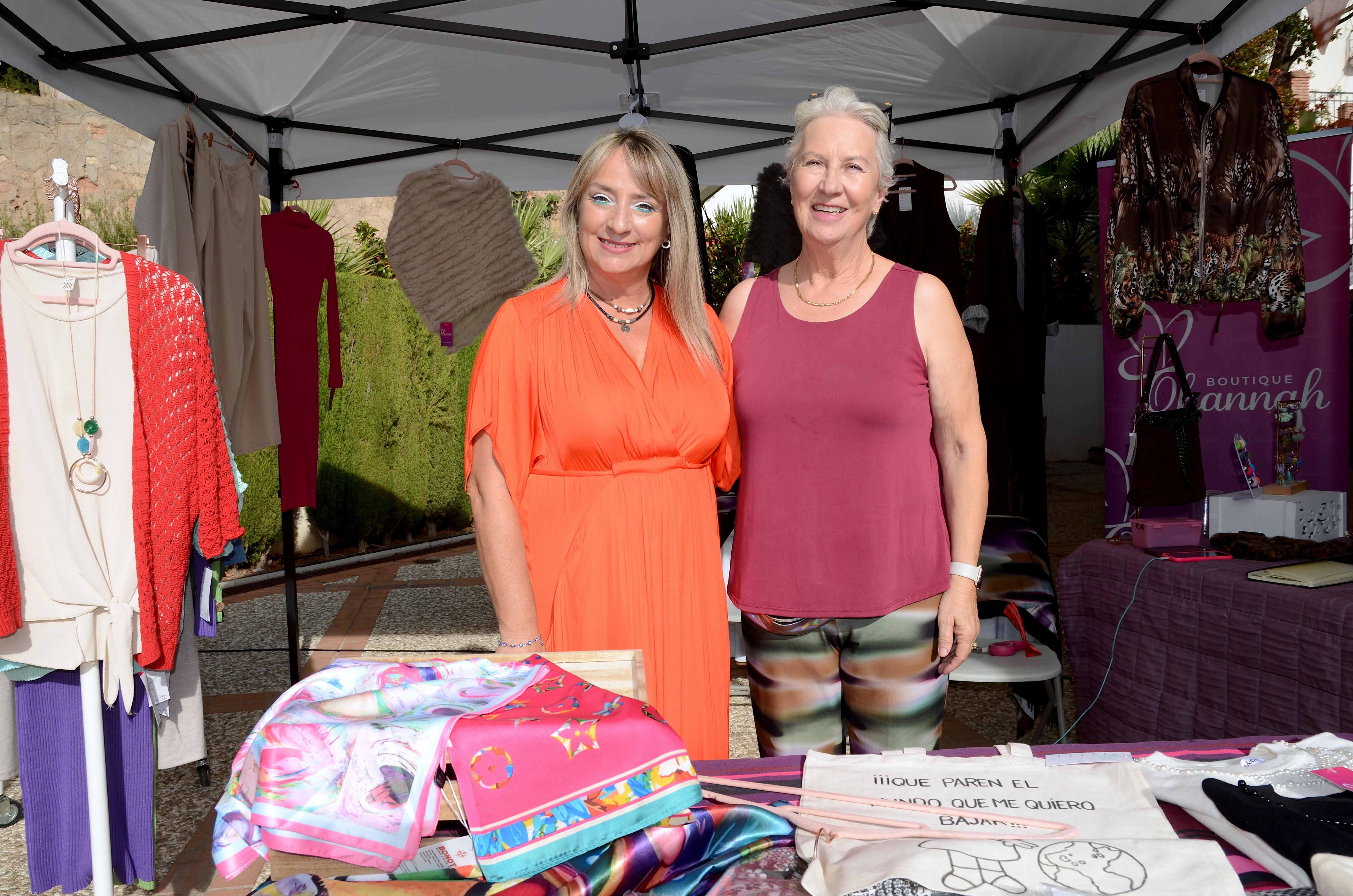 El comercio local desfila en Huétor Vega