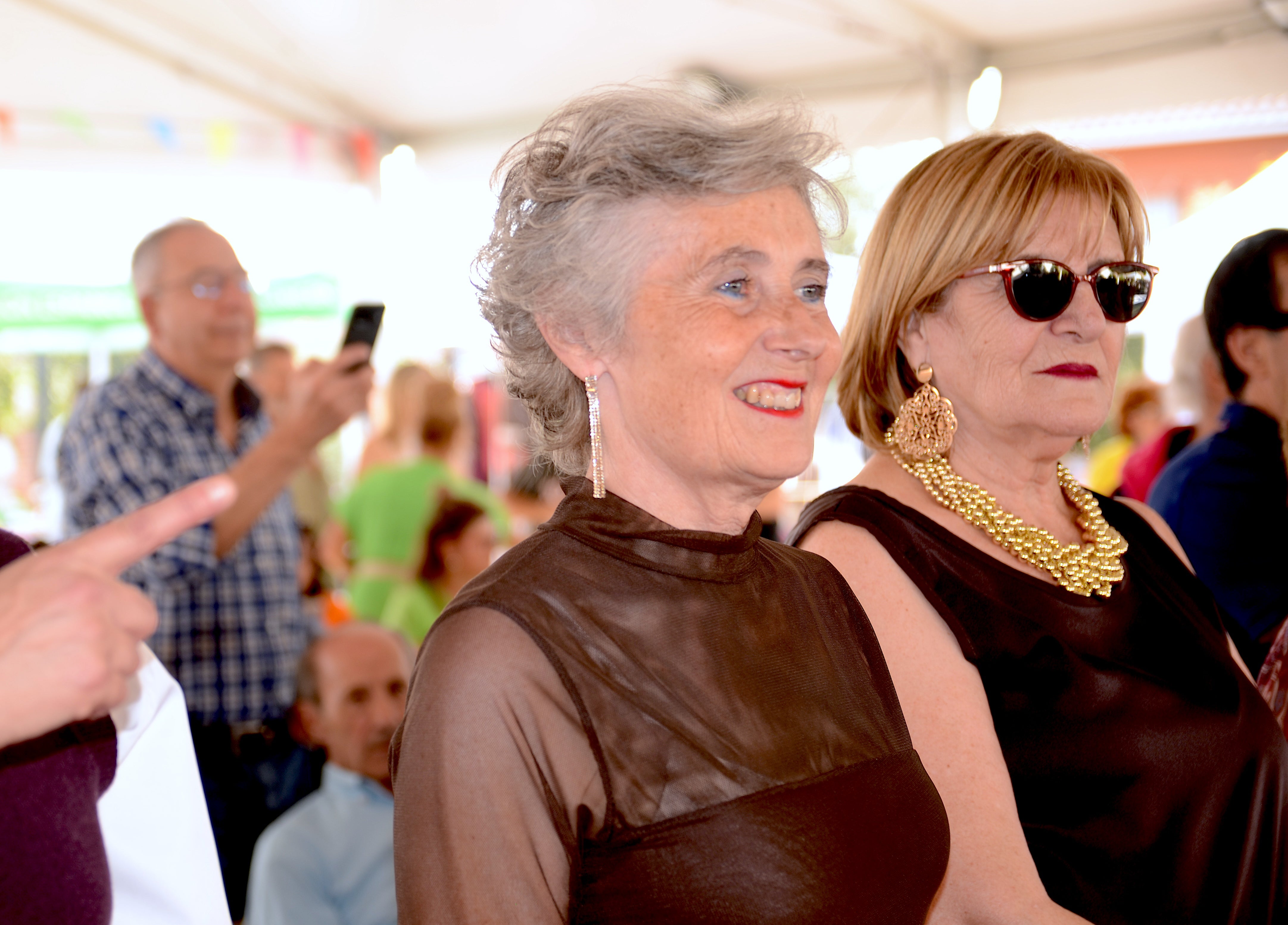 El comercio local desfila en Huétor Vega