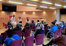 Sorteo público de las parcelas entre las personas adjudicatarias.