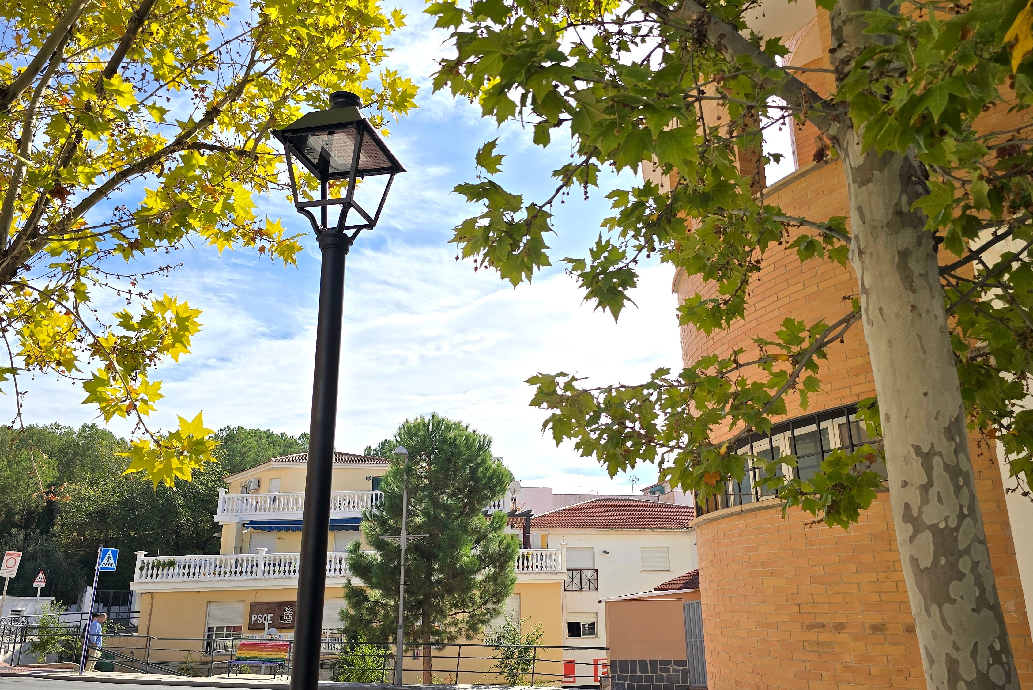 Luminarias led en la calle Mercado.
