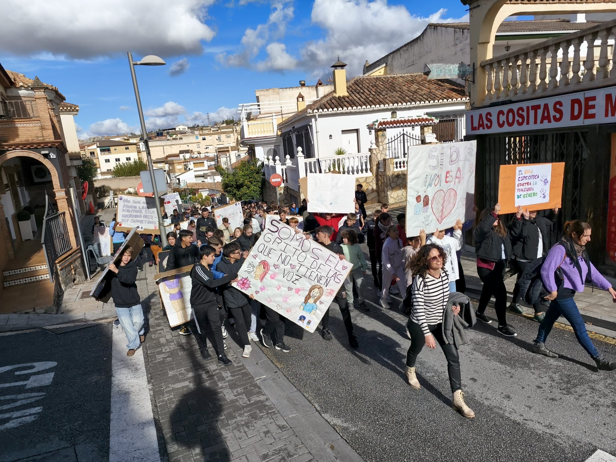 Los centros educativos de Huétor Vega enarbolan la lucha del 25N