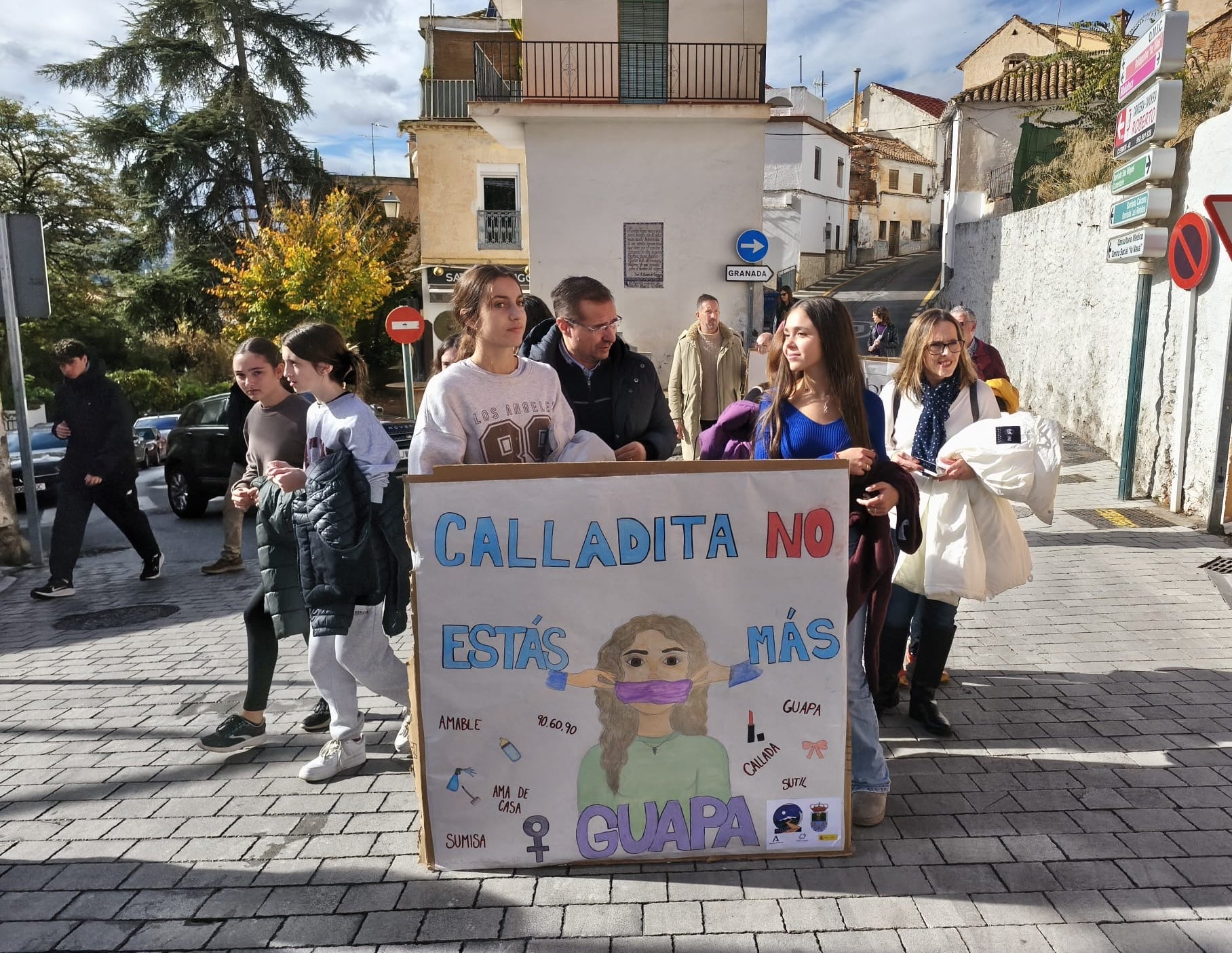 Los centros educativos de Huétor Vega enarbolan la lucha del 25N