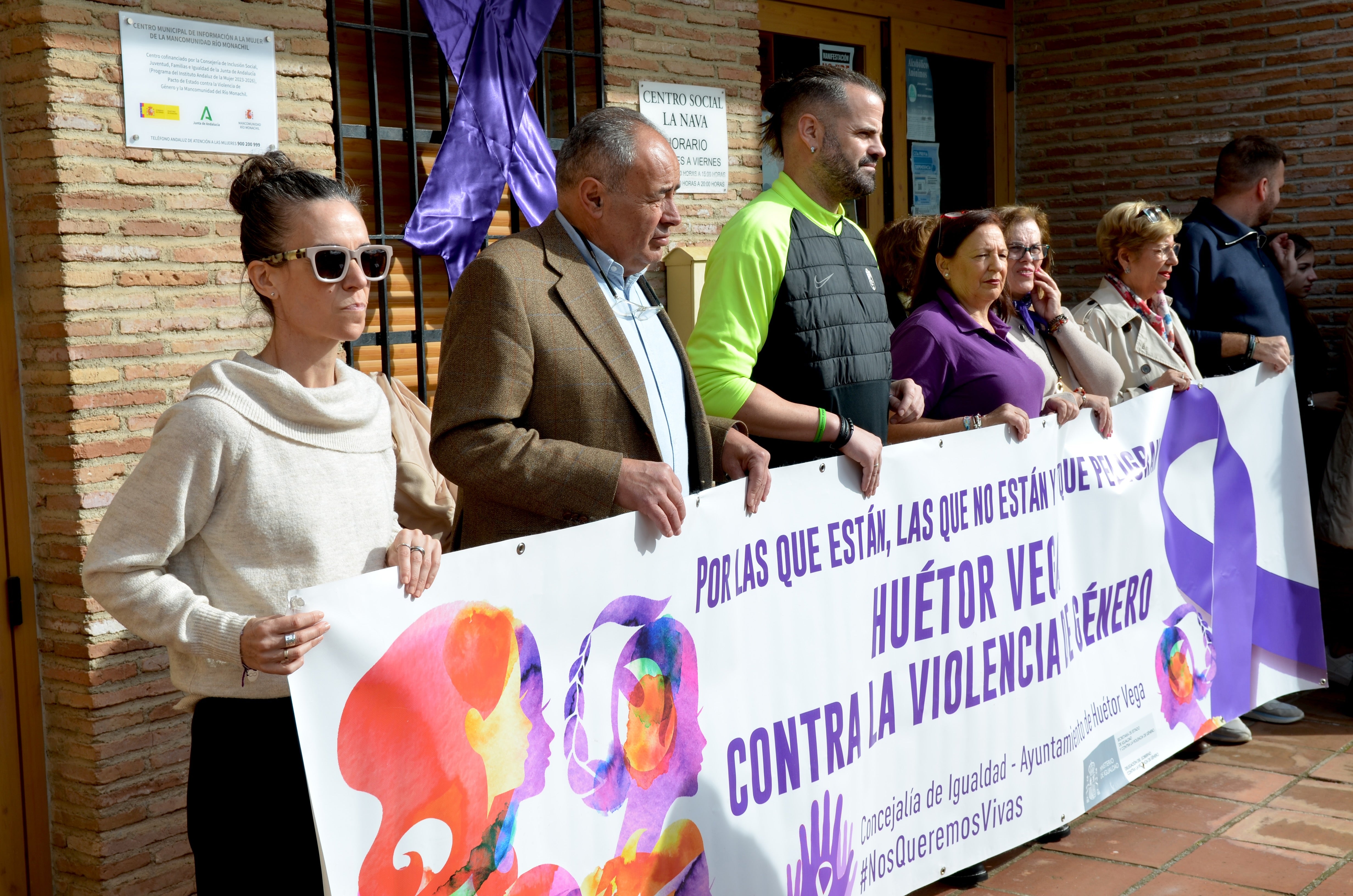 Los centros educativos de Huétor Vega enarbolan la lucha del 25N