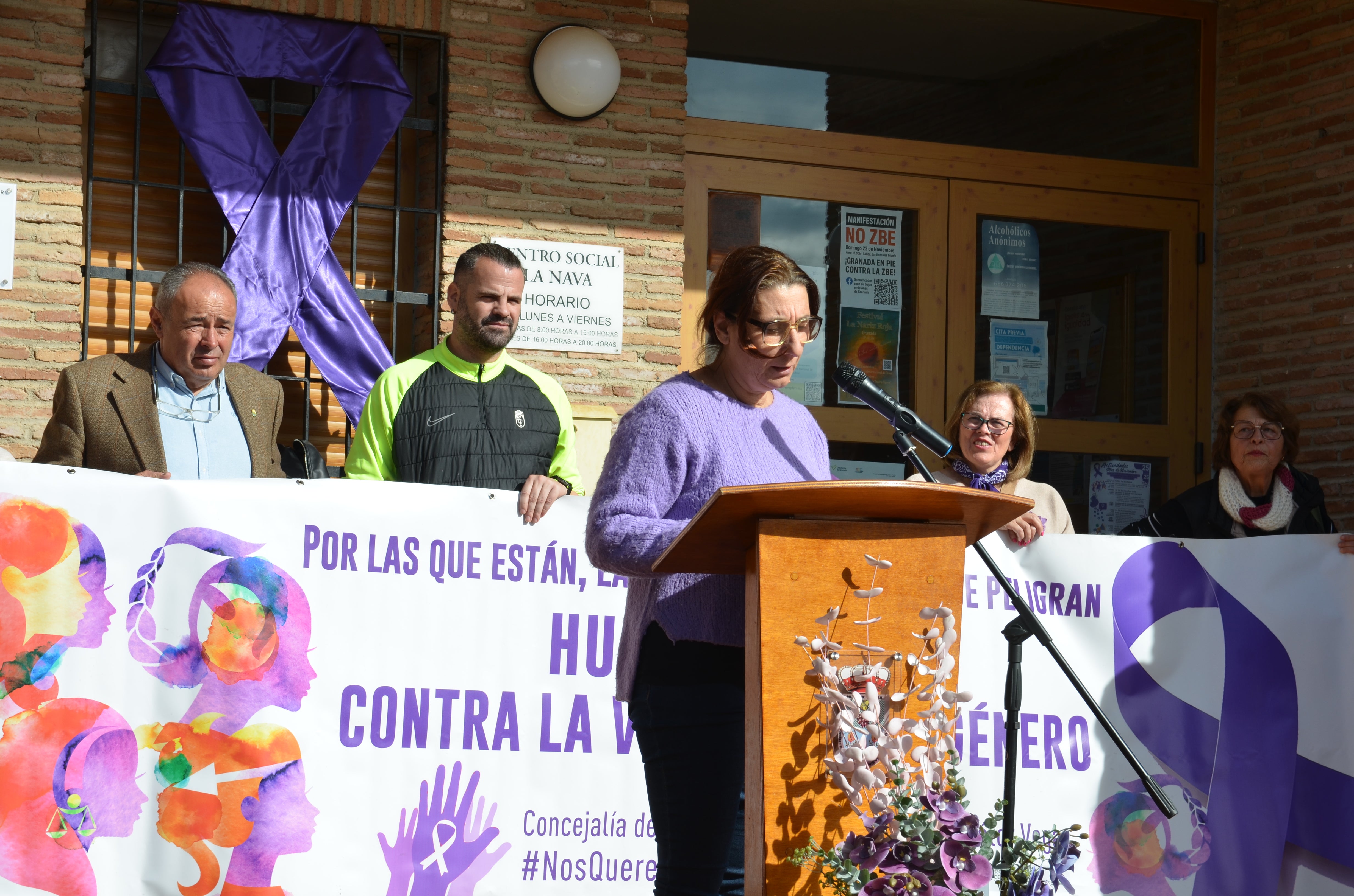 Los centros educativos de Huétor Vega enarbolan la lucha del 25N