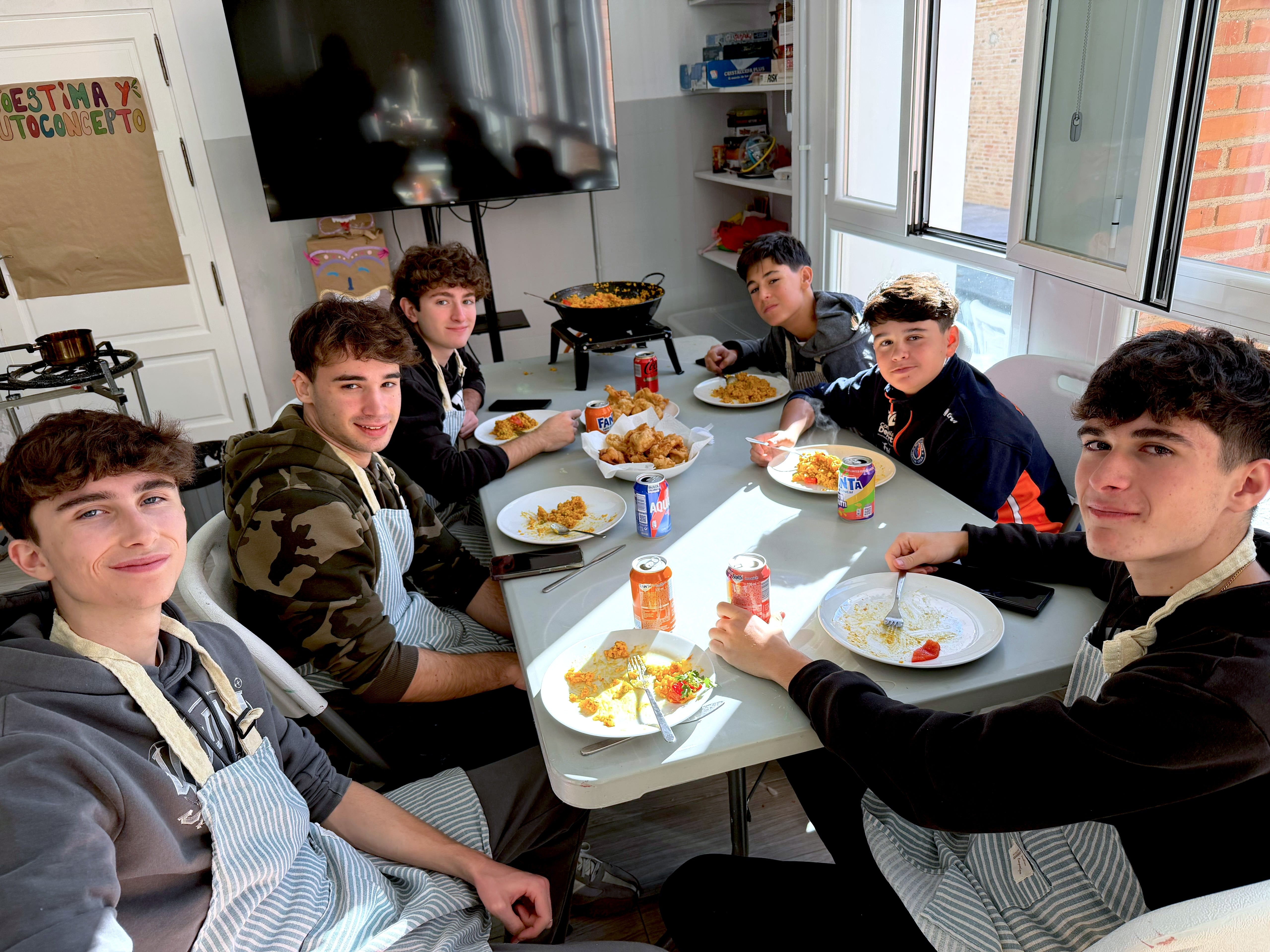 Degustación del arroz tras la prueba de elaboración.