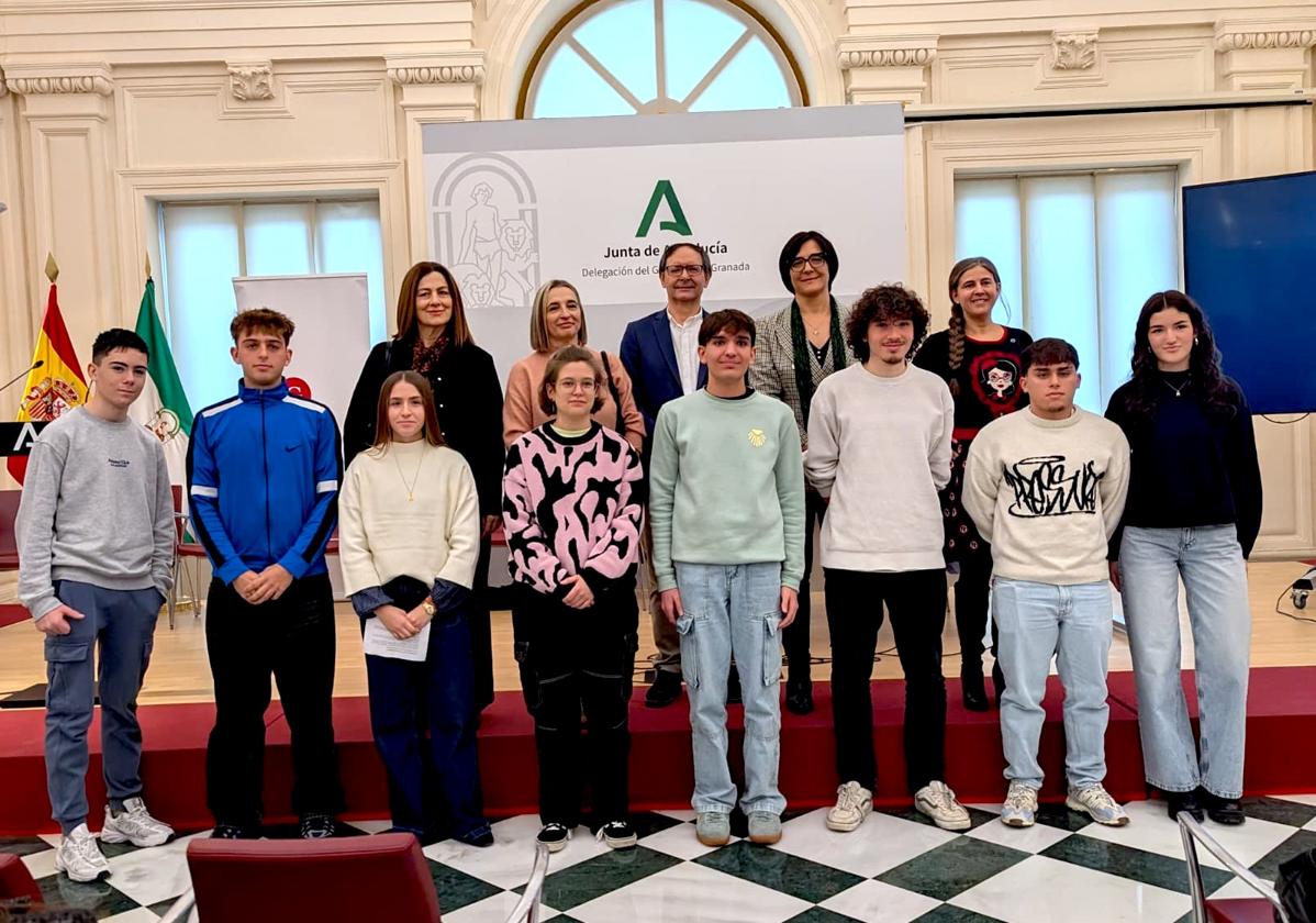 Encuentro de la comunidad educativa en el Salón de Actos de la Delegación del Gobierno en Granada.