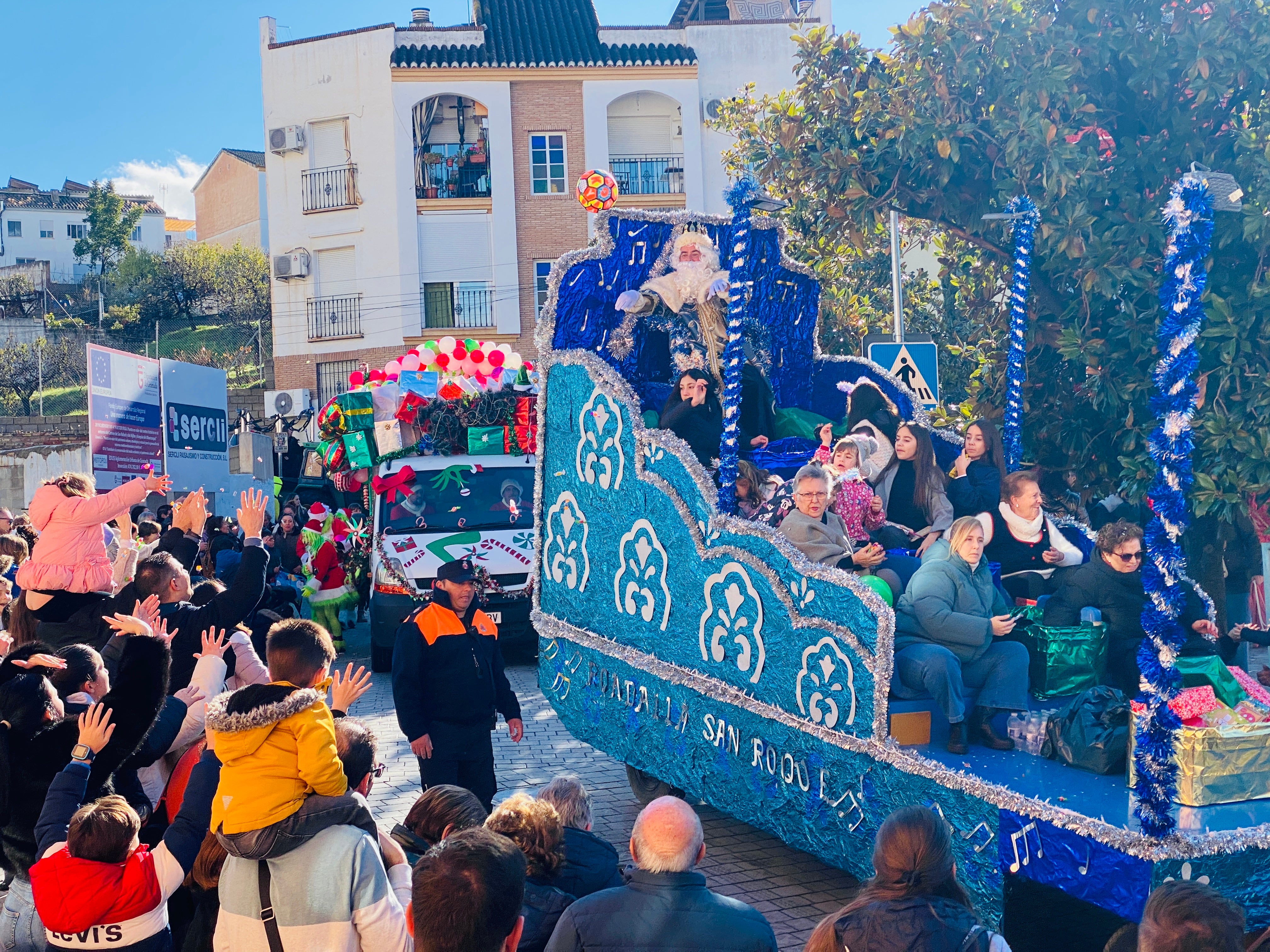 El sol ilumina la Cabalgata de Huétor Vega