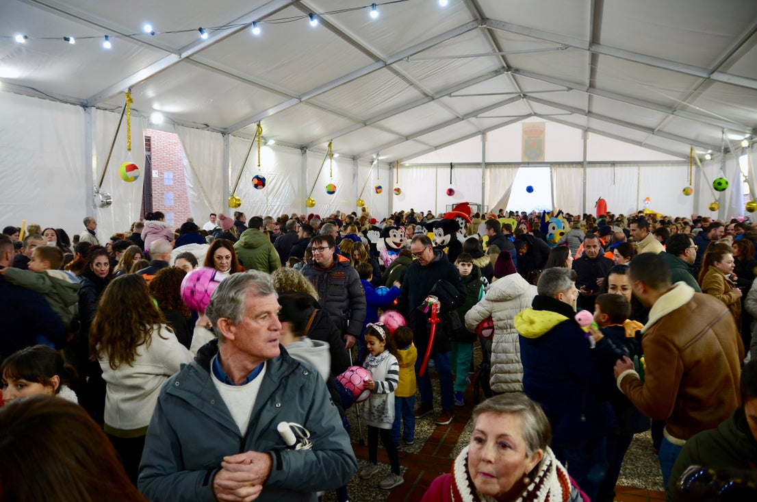 Los Reyes Magos llenan la carpa de Huerta Cercada en Huétor Vega