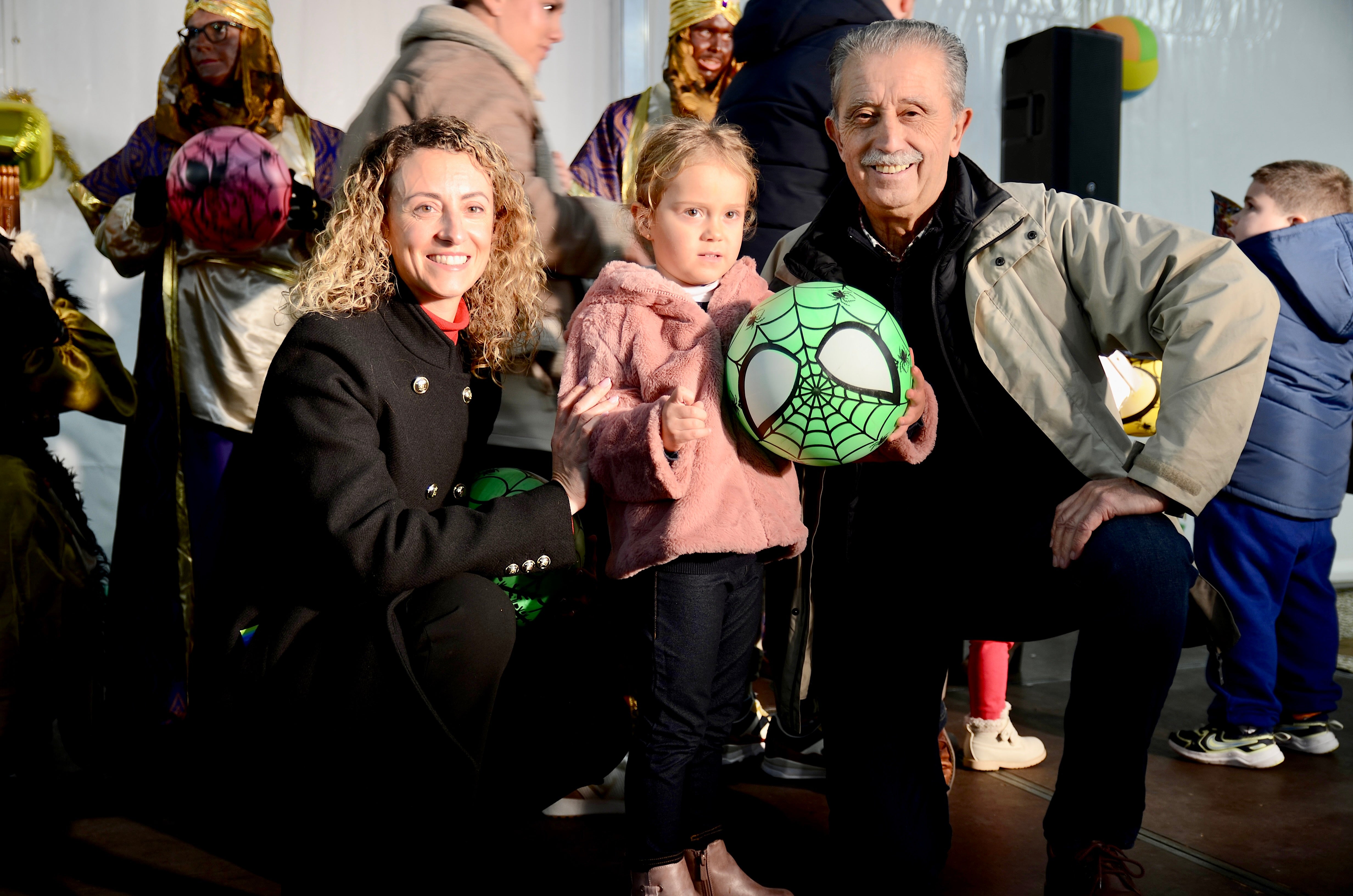 Los Reyes Magos llenan la carpa de Huerta Cercada en Huétor Vega