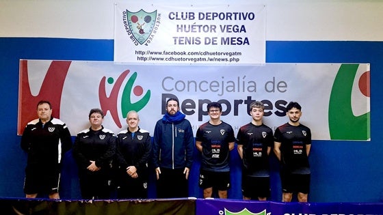 El Huétor Vega protagoniza la sorpresa de la jornada en Tercera División
