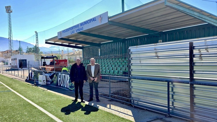 El campo de fútbol de Huétor Vega reabre tras asegurar el terreno afectado por el derrumbe