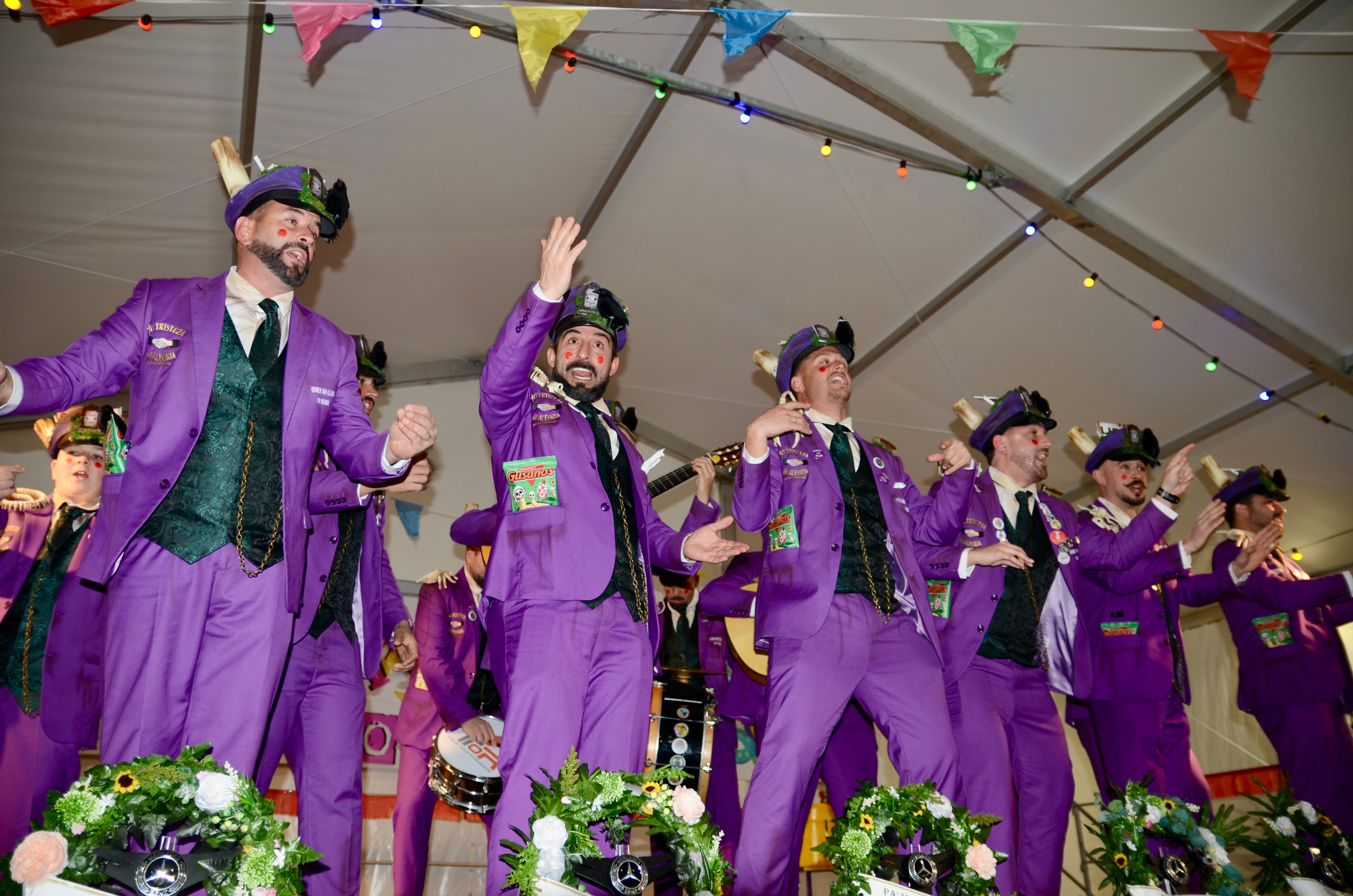 Chirigotas mordaces y con salero en Huétor Vega