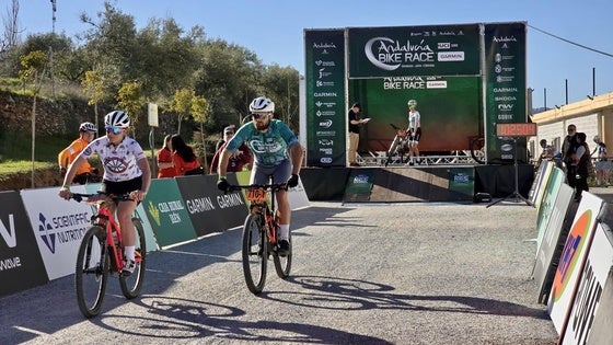 Huétor Vega, epicentro del ciclismo internacional con la Andalucía Bike Race