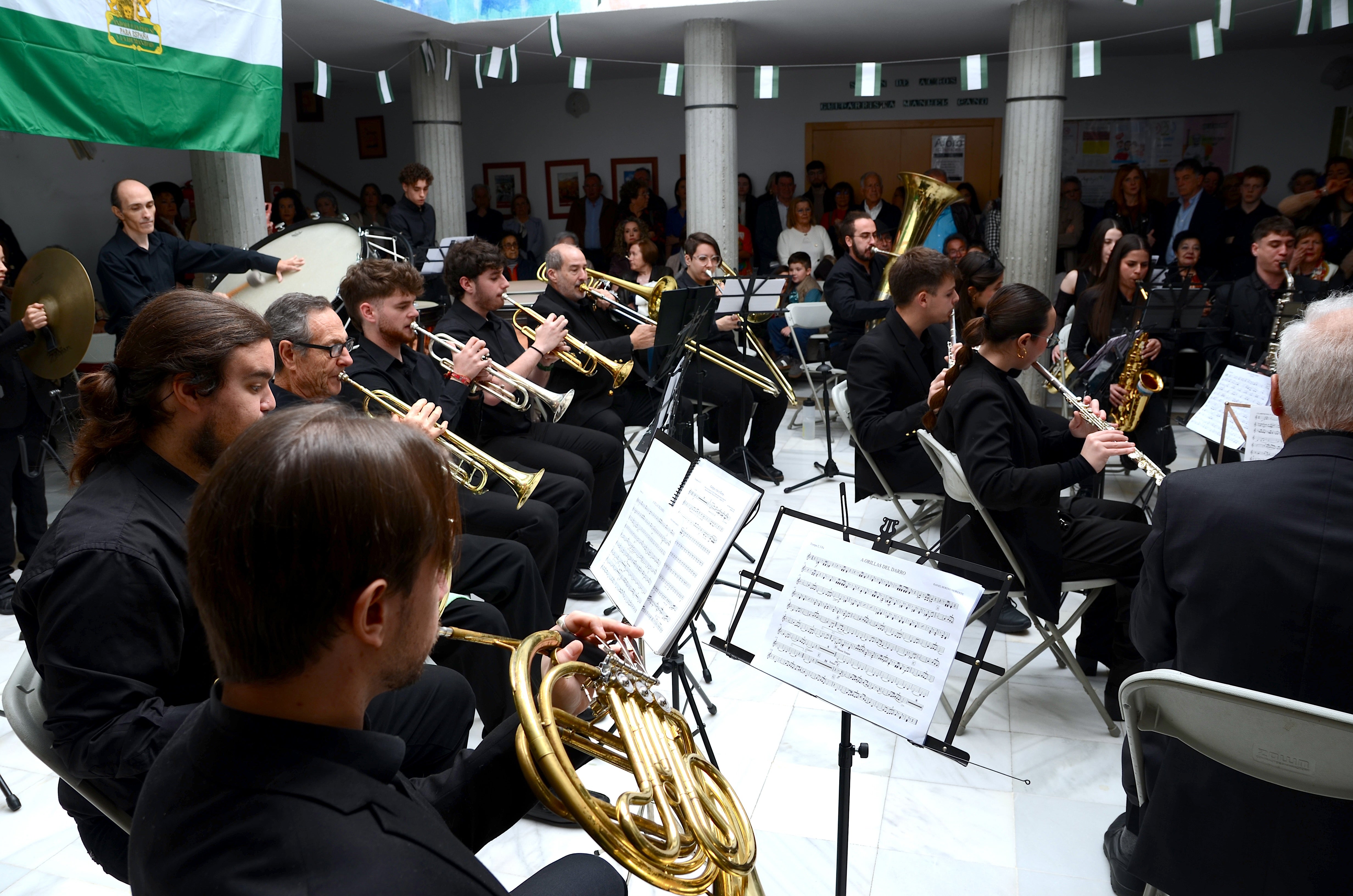 Un Día de Andalucía cargado de emoción en Huétor Vega