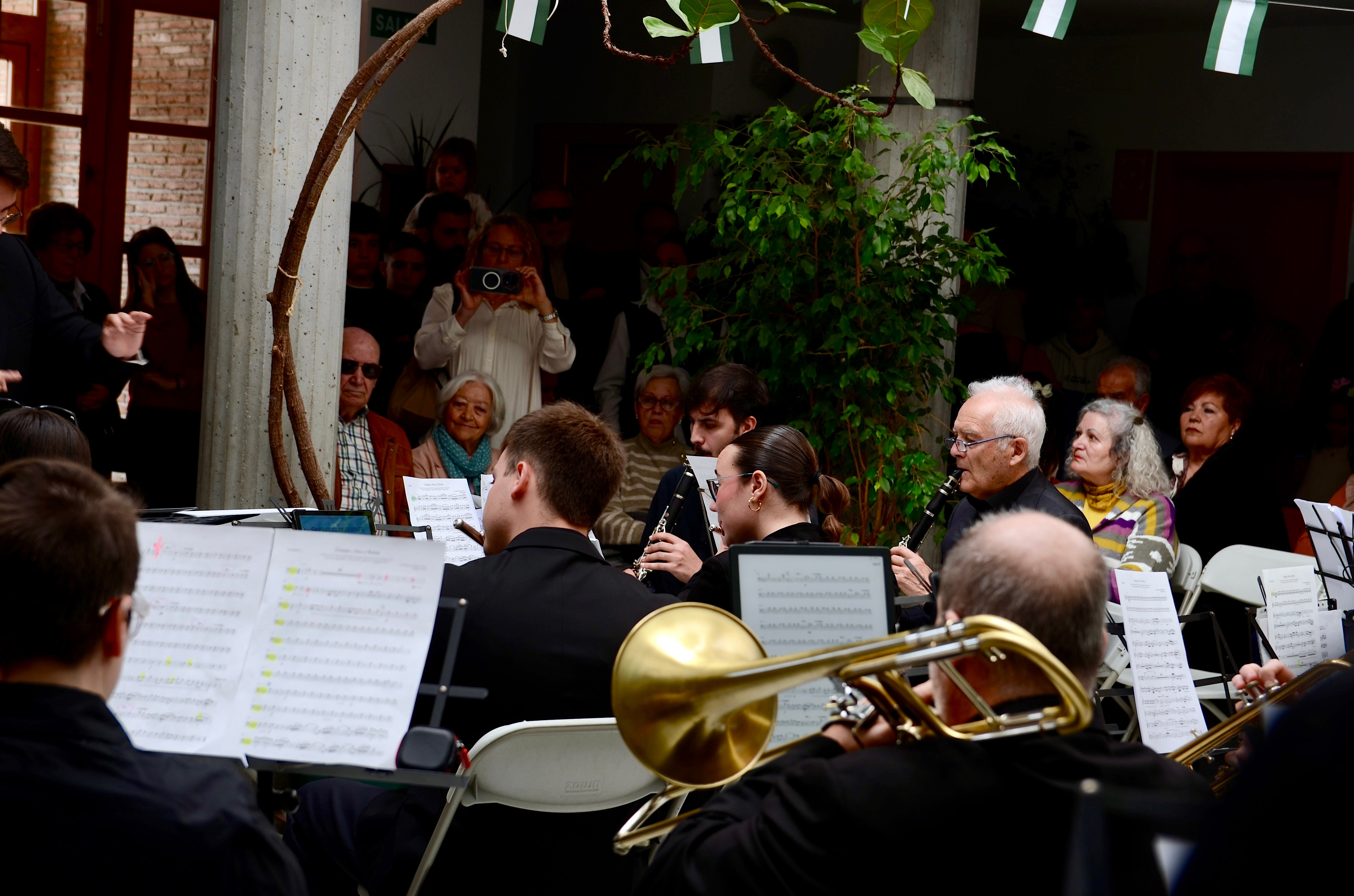 Un Día de Andalucía cargado de emoción en Huétor Vega