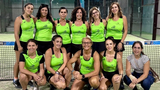 Las jugadoras hueteñas del Alhambra Box Pádel triunfan en las Series Nacionales
