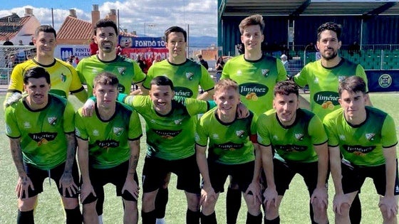 El Huétor Vega suma un punto ante el Torre del Mar