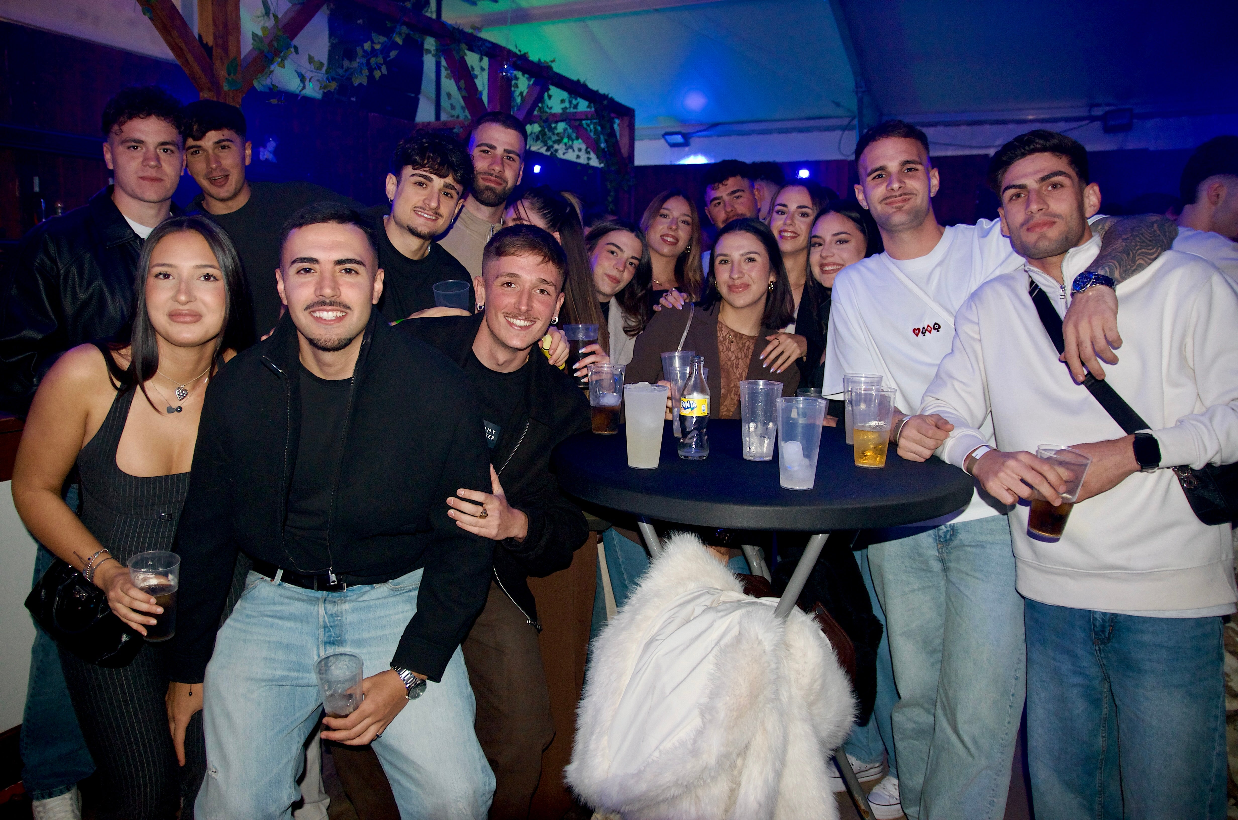 El gran ambiente de la fiesta de la primavera de Huétor Vega