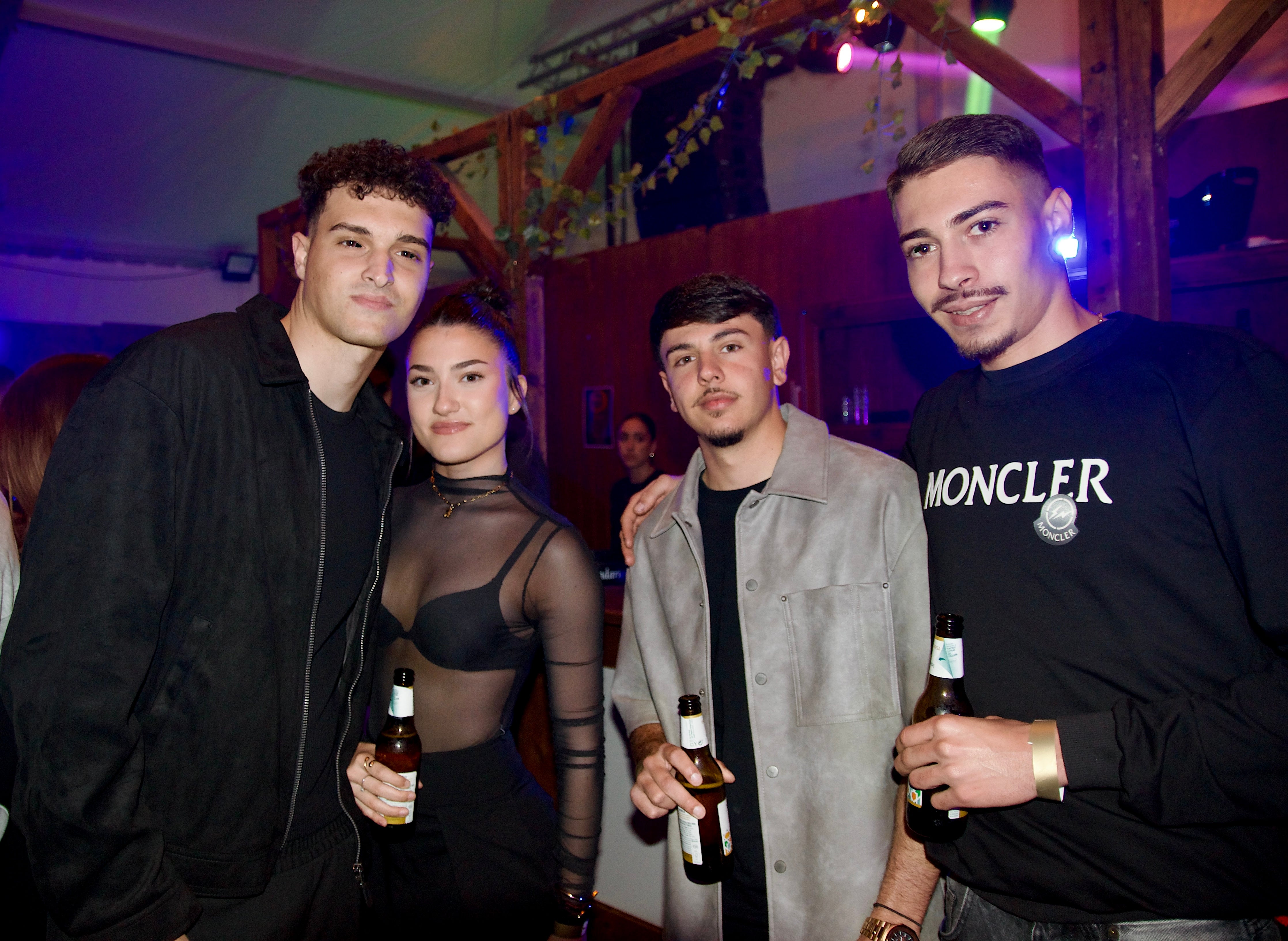 El gran ambiente de la fiesta de la primavera de Huétor Vega