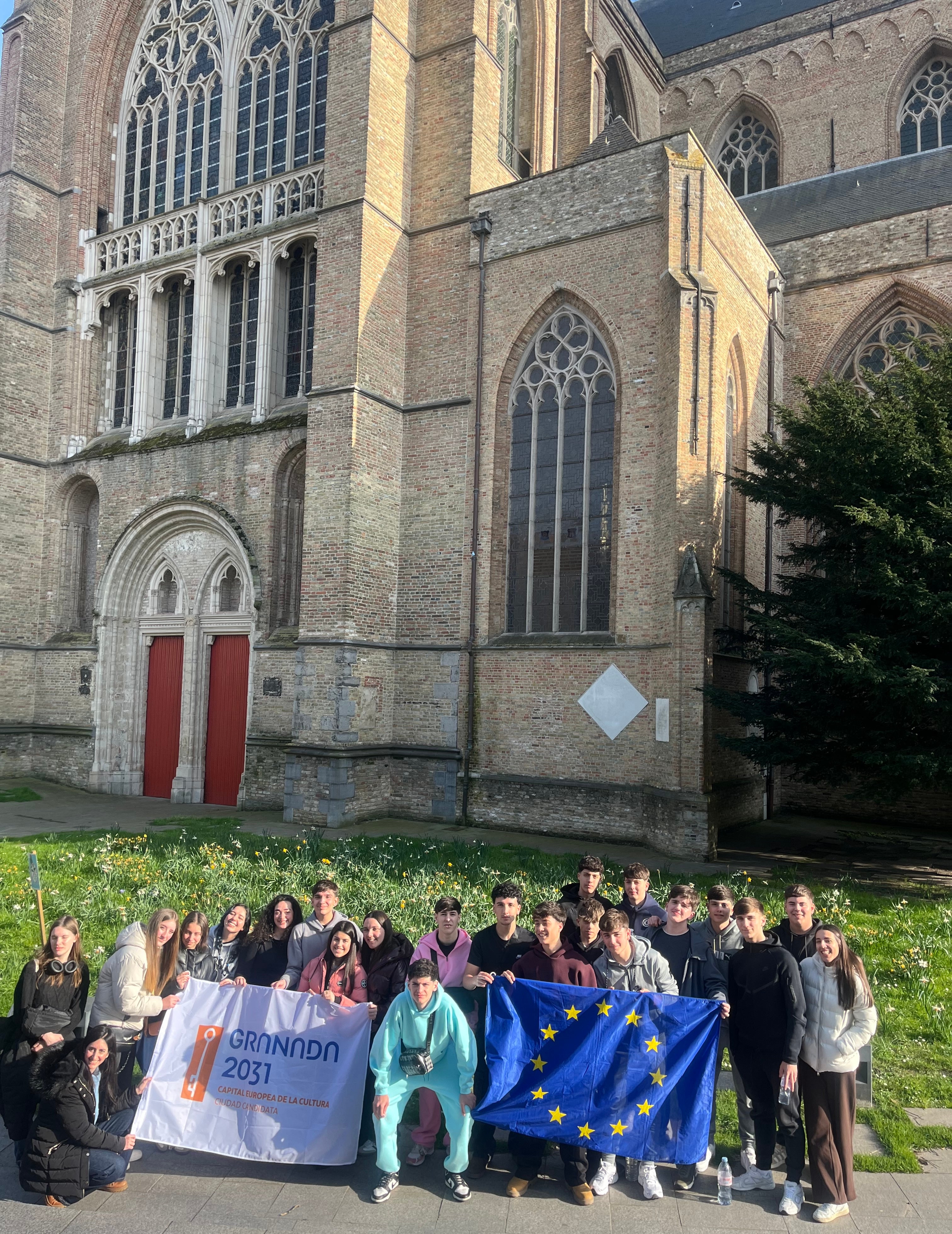 En Brujas, apoyando la capitalidad europea de la cultura para Granada.