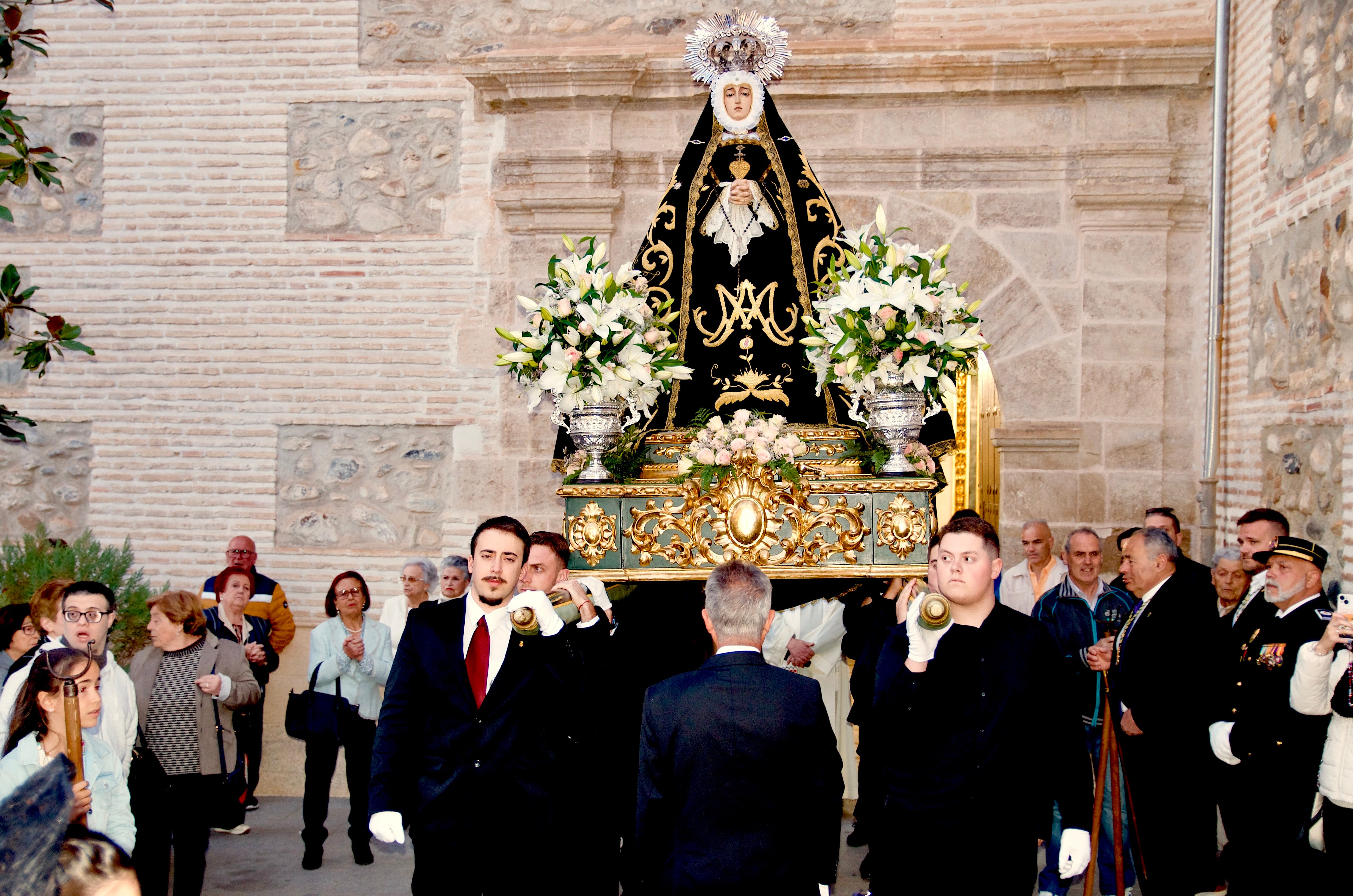 El Jueves Santo suena a saeta en Huétor Vega