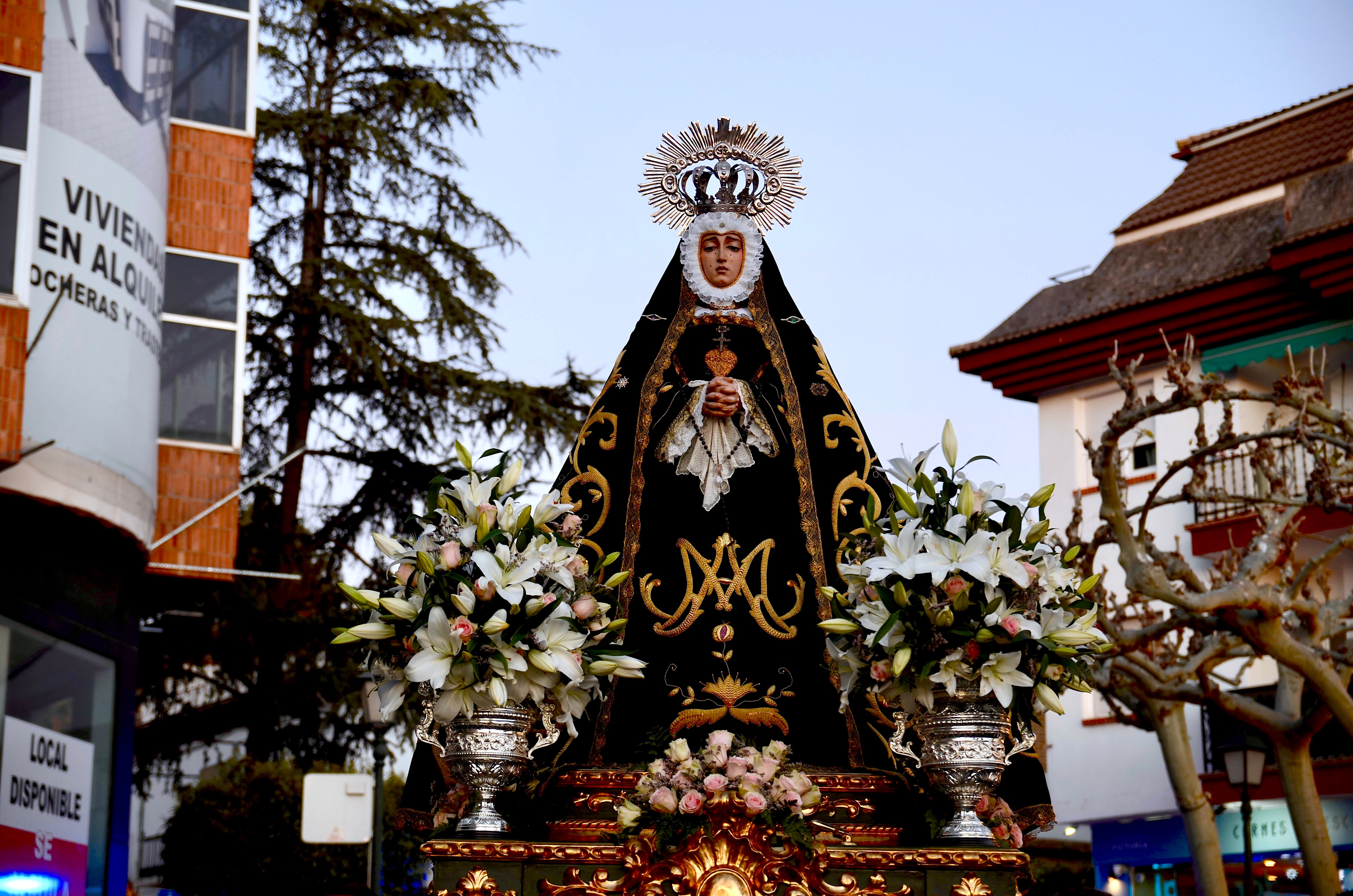 El Jueves Santo suena a saeta en Huétor Vega