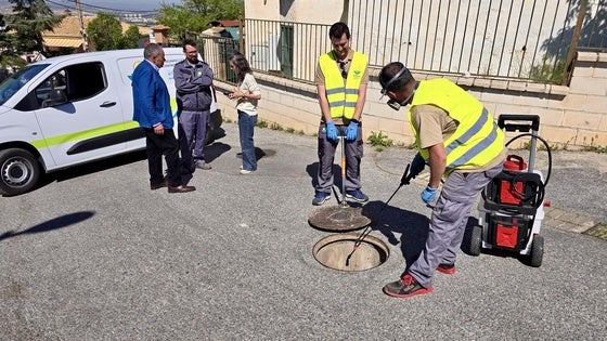 Huétor Vega inicia una campaña de control de cucarachas en todo el municipio