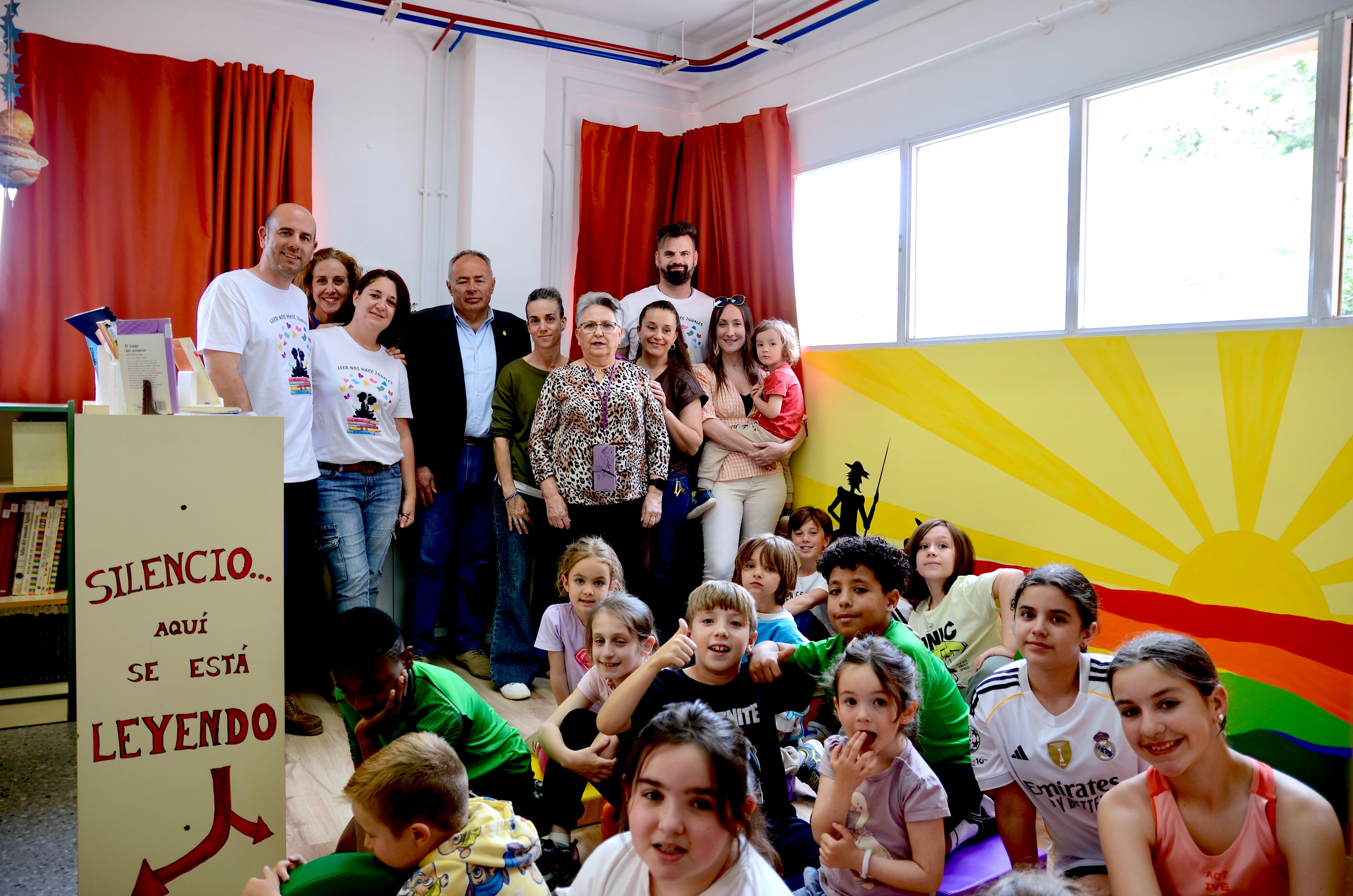 Los más pequeños, ilusionados con la biblioteca.