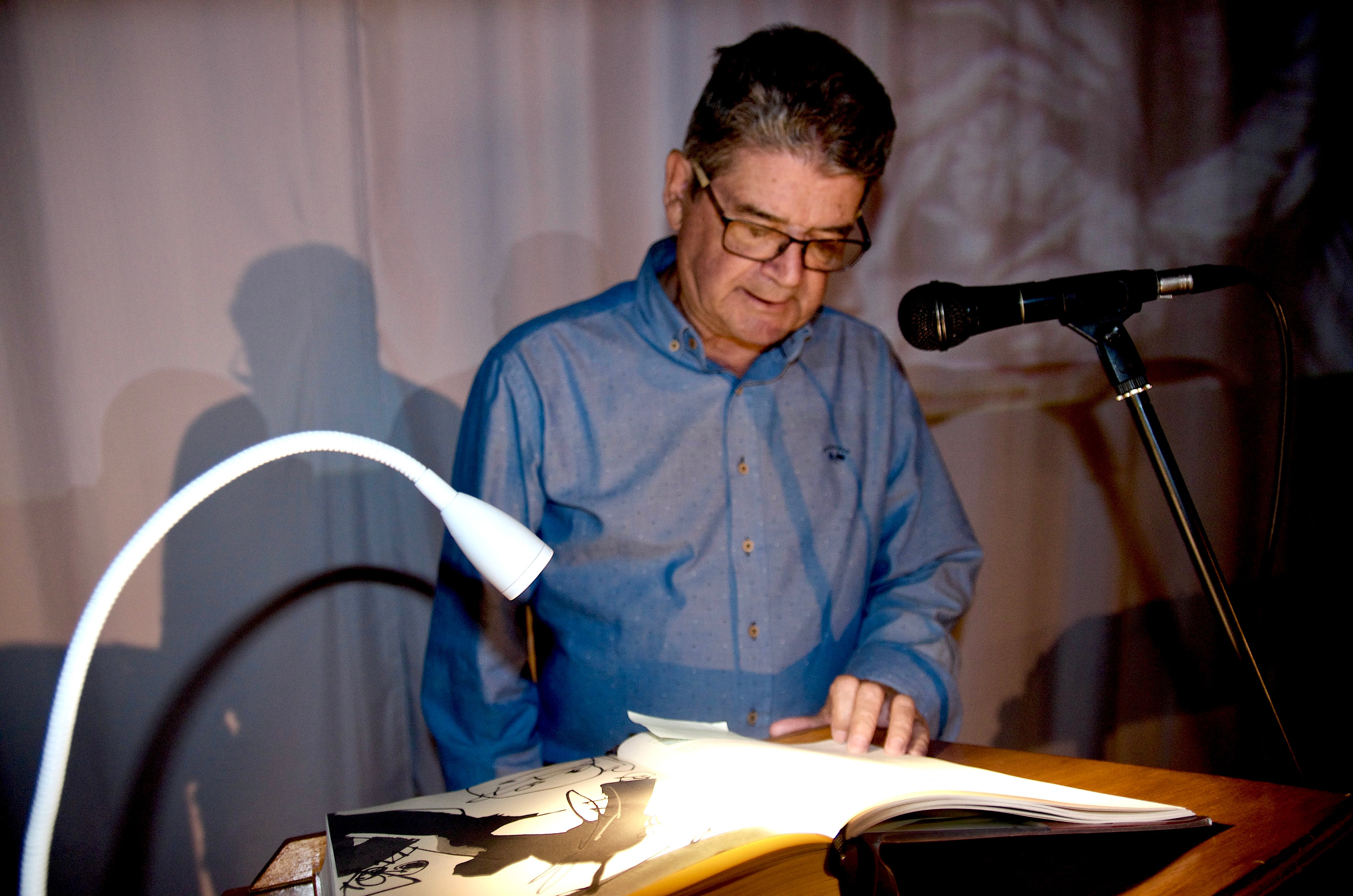 Huétor Vega lee 'El Quijote' en el Centro Huerta Cercada