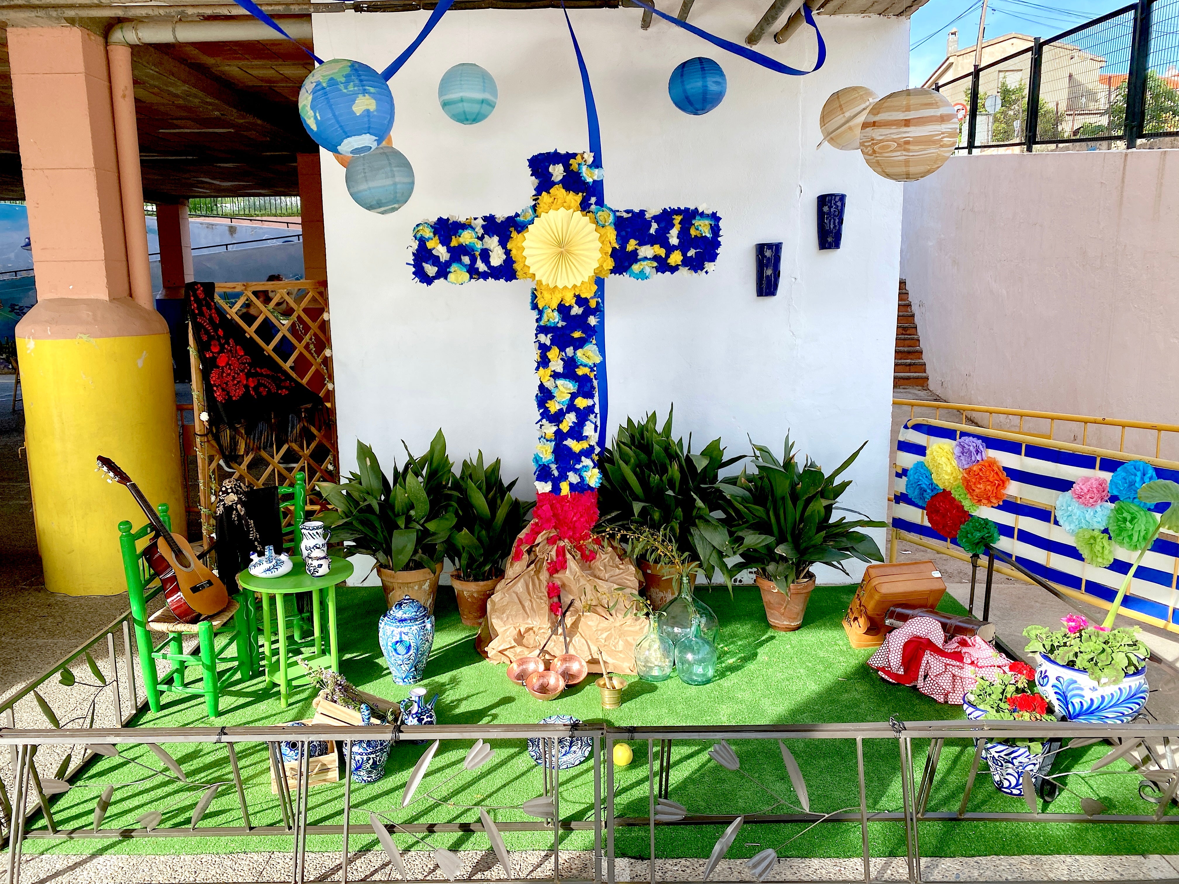 Cruz de la AMPA Veleta en el CEIP Mariana Pineda, tercer premio.