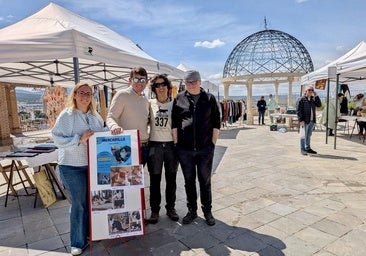 Imagen del primer mercadillo solidario de la asociación Vega, el año pasado.
