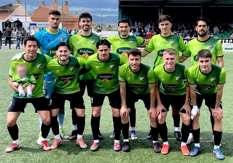 Último once inicial de la temporada del CD Huétor Vega.