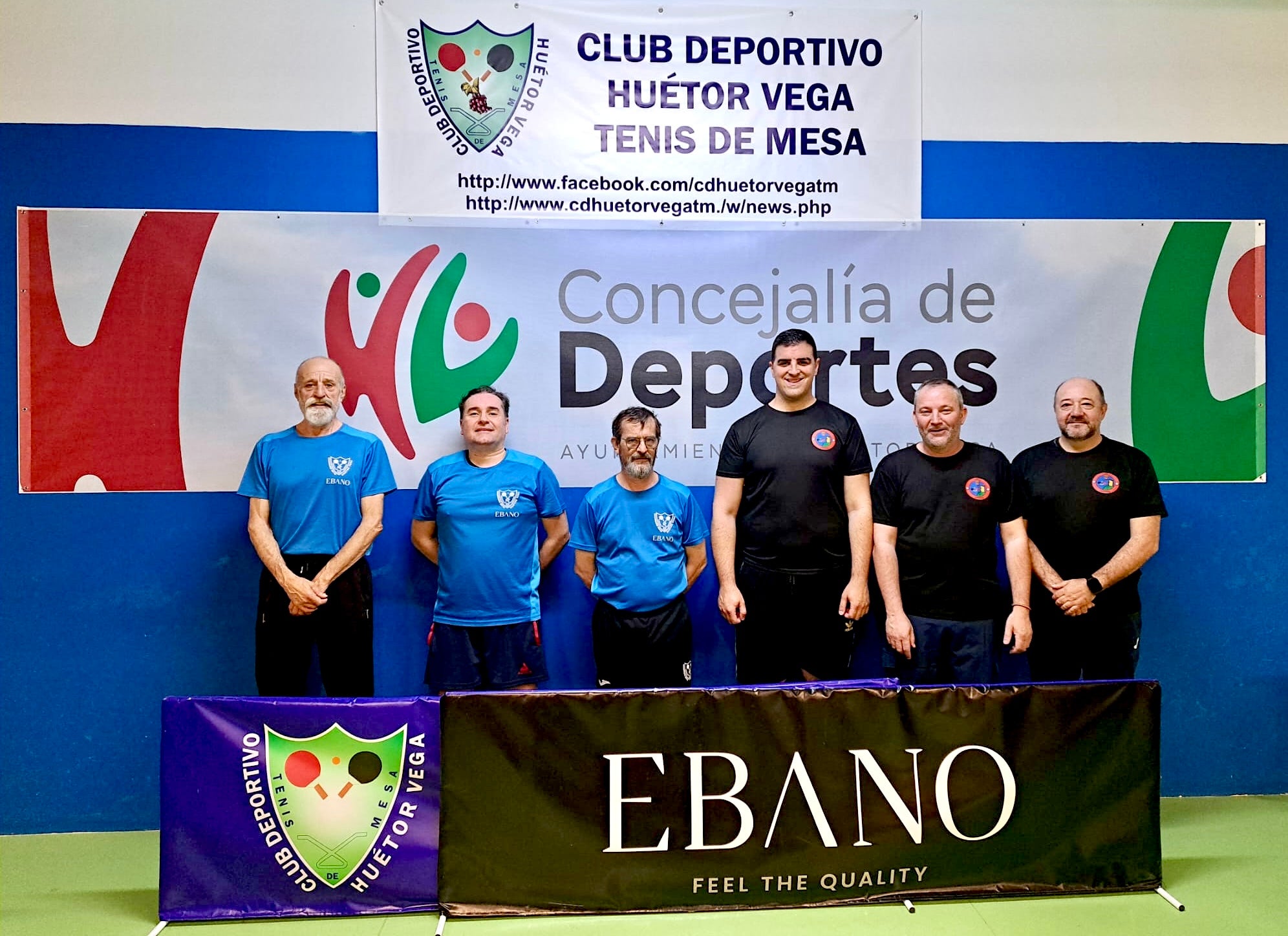 El plantel hueteño de División de Honor andaluza, a la izquierda.