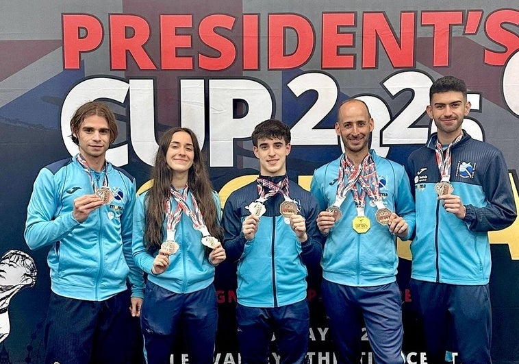 La expedición hueteña muestra sus medallas en Londres.
