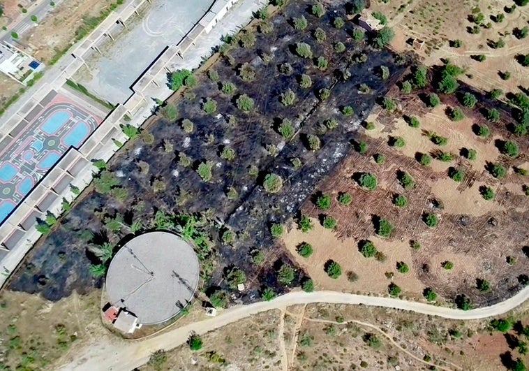 Imagen aérea de la zona afectada por el incendio.