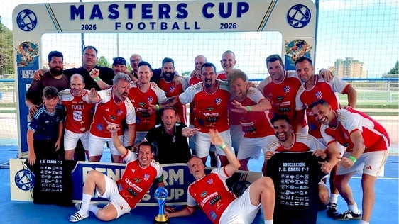 La peña Ébano Fútbol 7 de Huétor Vega, campeón de la Benidorm Masters Cup