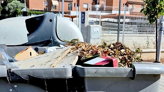 IU Huétor Vega solicita la renovación de los contenedores de basura