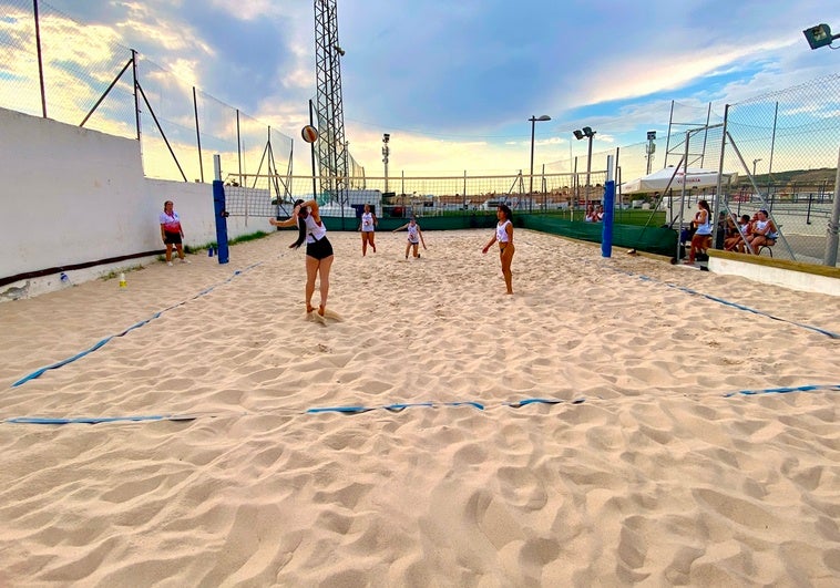 El torneo, por parejas, en su primera jornada en el Municipal Las Viñas.