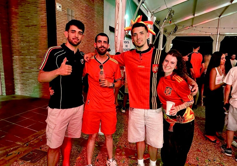 Camisetas de la selección española en el reciente Vega Youth Fest, en Huerta Cercada.