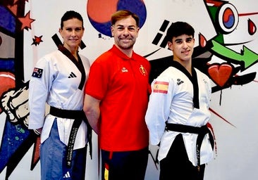 Cat Edwards, Rubén Hita y Álvaro Ballesteros, en la sede de su club en Huétor Vega.