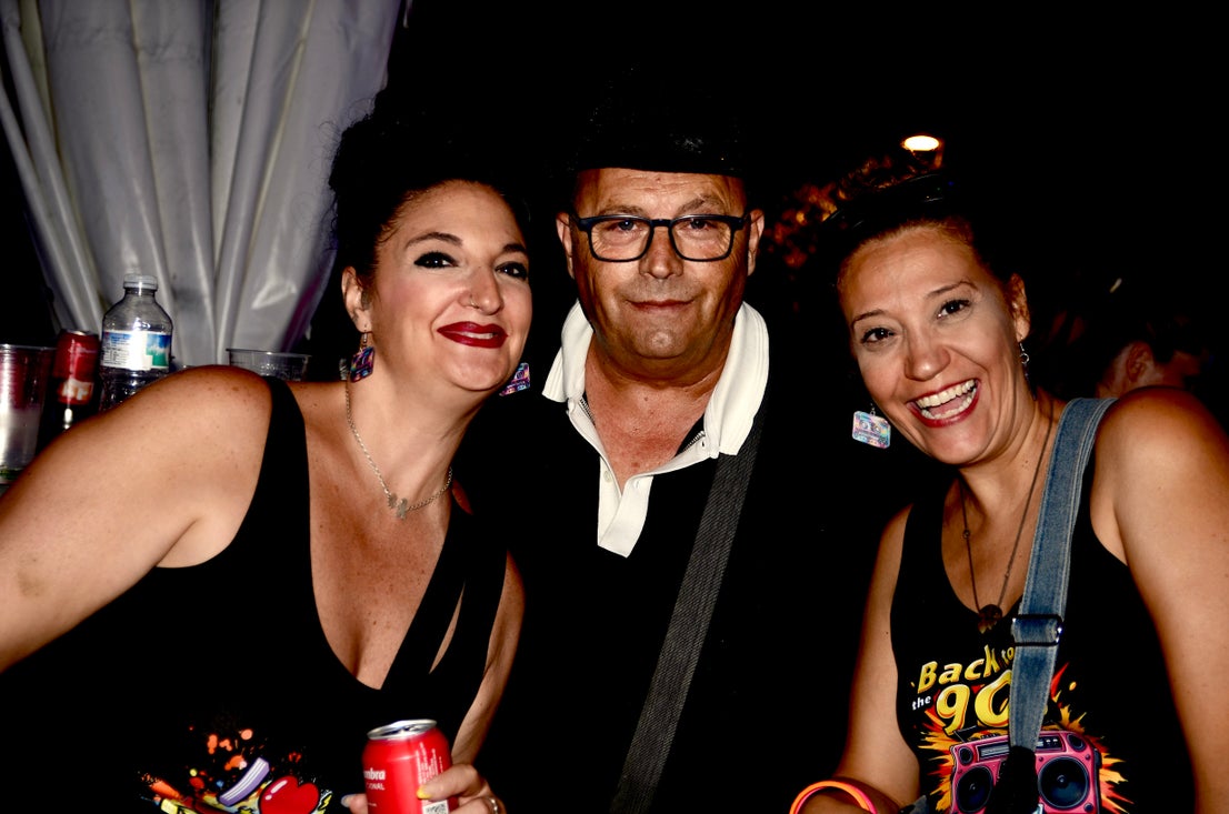 Fiesta Ochentera en Huétor Vega: rímel, tupés y lentejuelas