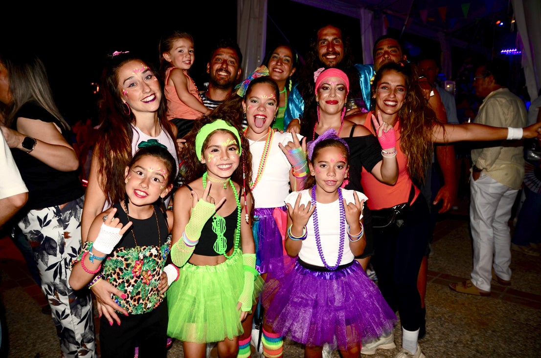 Fiesta Ochentera en Huétor Vega: rímel, tupés y lentejuelas