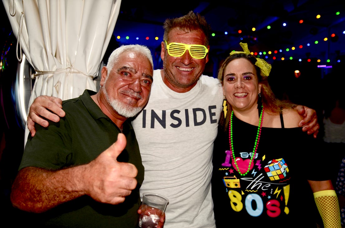 Fiesta Ochentera en Huétor Vega: rímel, tupés y lentejuelas