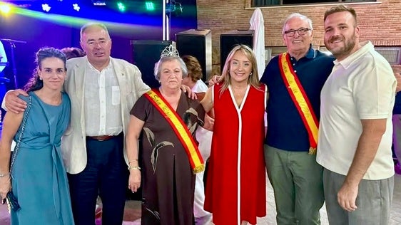 La cena de mayores de San Roque en Huétor Vega reúne a 700 vecinos