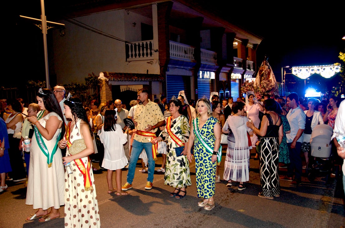 La emocionante procesión de San Roque y la Virgen del Rosario en Huétor Vega