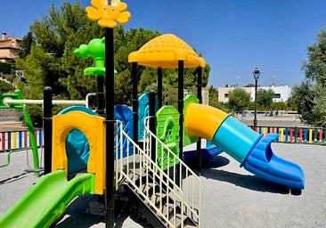 La Plaza de las Naciones de Huétor Vega incorpora nuevos columpios
