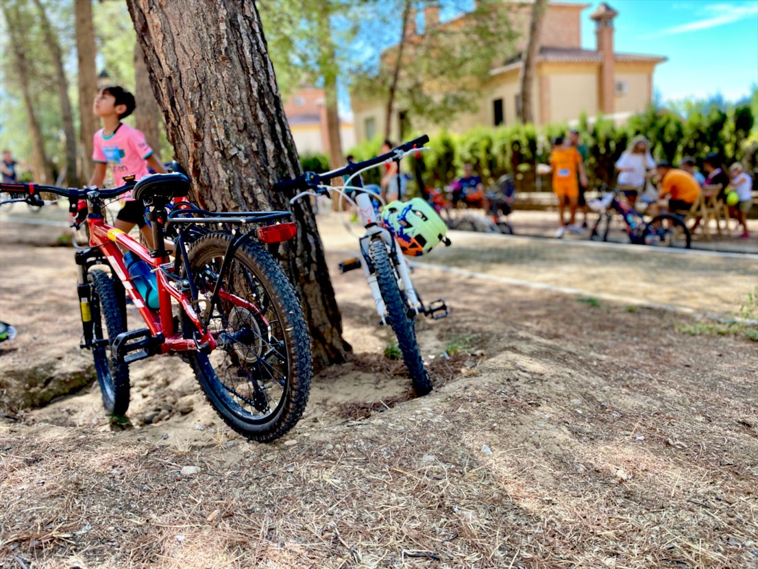 Barbacoa y regalos en el Día de la Bicicleta en Huétor Vega