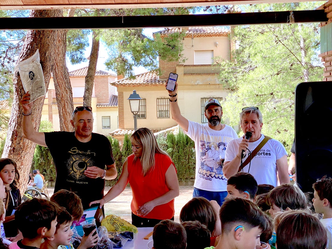 Barbacoa y regalos en el Día de la Bicicleta en Huétor Vega